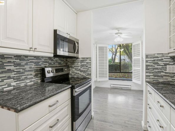 2 Admiral Drive B276, Emeryville CA 94608