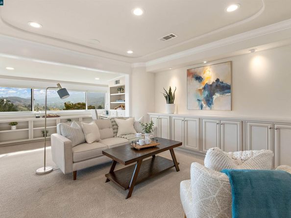 2232 Golden Rain Rd 1, Walnut Creek CA 94595