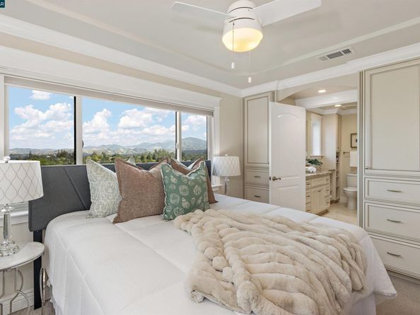 2232 Golden Rain Rd 1, Walnut Creek CA 94595