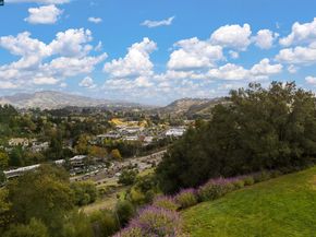 2232 Golden Rain Rd 1, Walnut Creek CA 94595