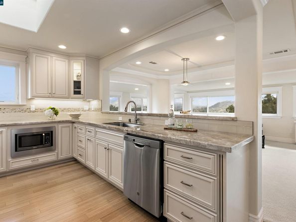 2232 Golden Rain Rd 1, Walnut Creek CA 94595