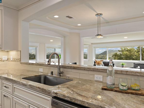 2232 Golden Rain Rd 1, Walnut Creek CA 94595