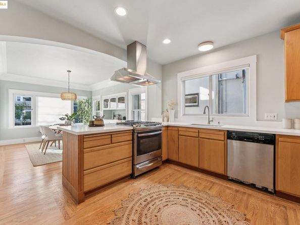 3033 Regent St, Berkeley CA 94705