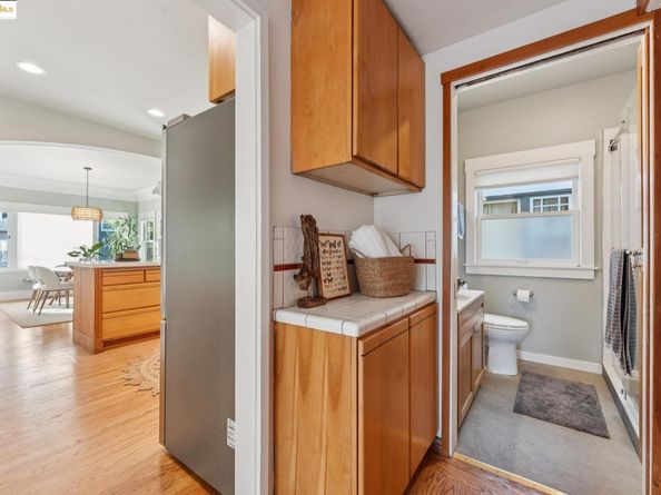 3033 Regent St, Berkeley CA 94705