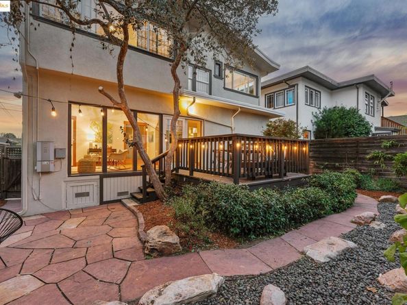 3033 Regent St, Berkeley CA 94705