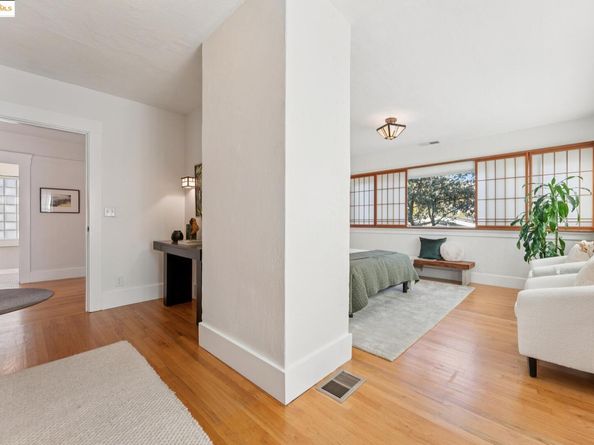 3033 Regent St, Berkeley CA 94705