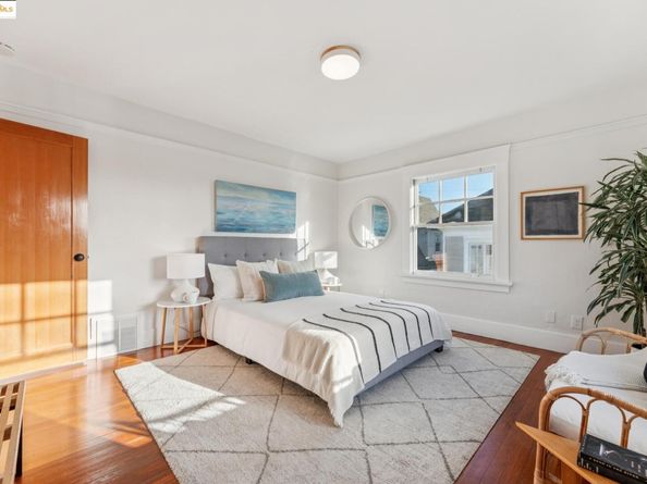 3033 Regent St, Berkeley CA 94705