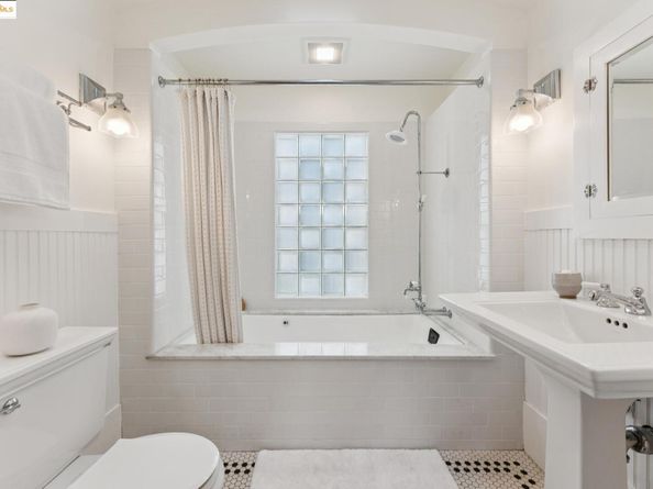 3033 Regent St, Berkeley CA 94705