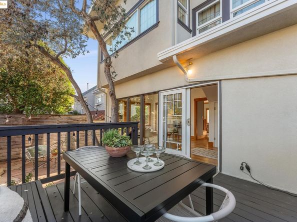 3033 Regent St, Berkeley CA 94705