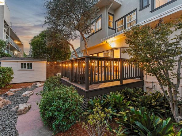 3033 Regent St, Berkeley CA 94705