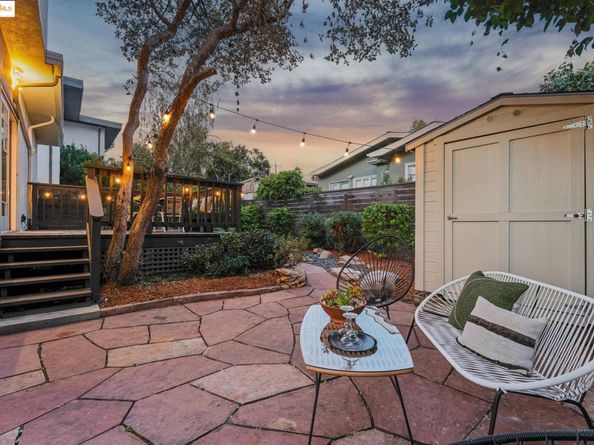 3033 Regent St, Berkeley CA 94705