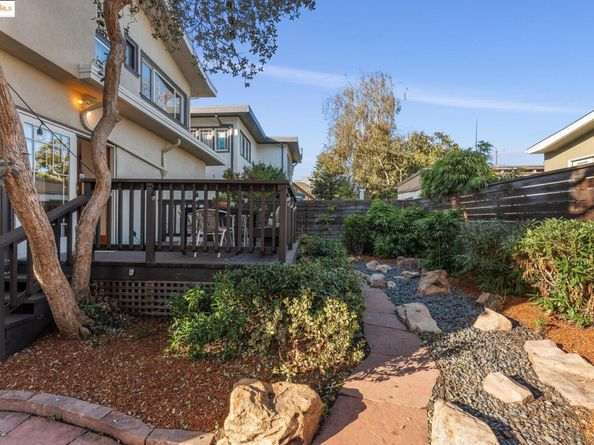 3033 Regent St, Berkeley CA 94705