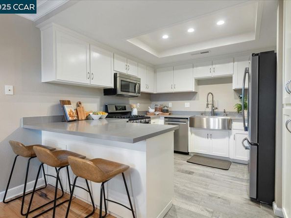 206 Buena Vida Ct, Martinez CA 94553