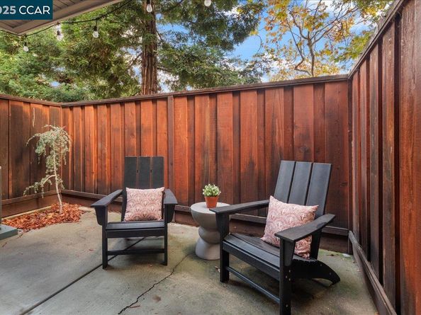 206 Buena Vida Ct, Martinez CA 94553