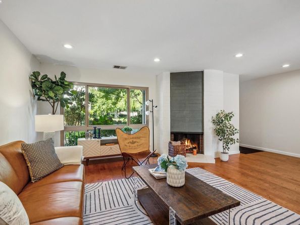 3337 Solomon Ln, Alameda CA 94502