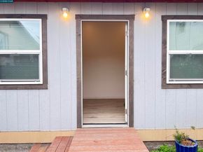 1050 37Th St, Oakland CA 94608