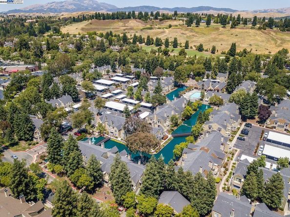 150 Reflections Dr 14, San Ramon CA 94583
