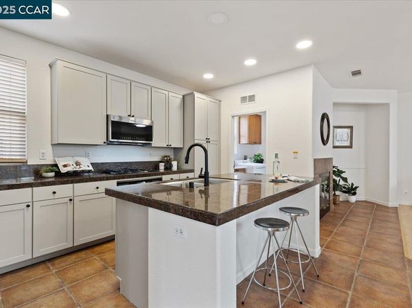 1165 Cottage Ln, Hercules CA 94547