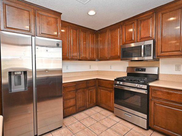 215 Santa Barbara St, San Pablo CA 94806