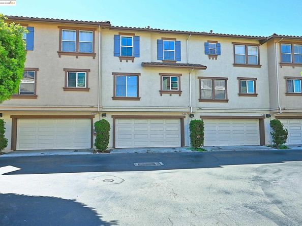 215 Santa Barbara St, San Pablo CA 94806