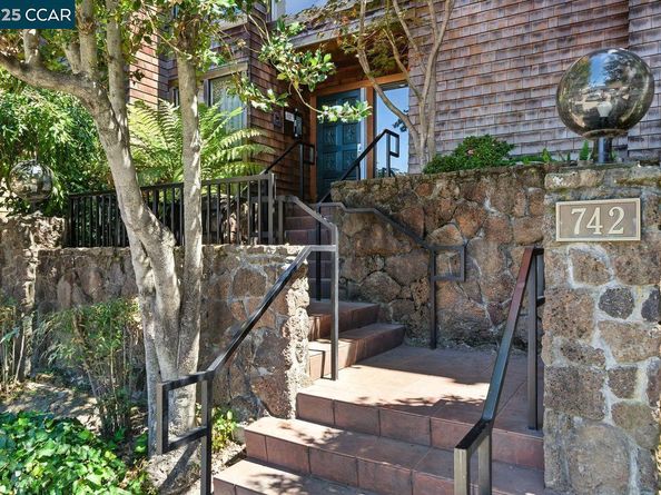742 Wesley Way 2D, Oakland CA 94610