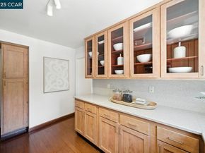 742 Wesley Way 2D, Oakland CA 94610