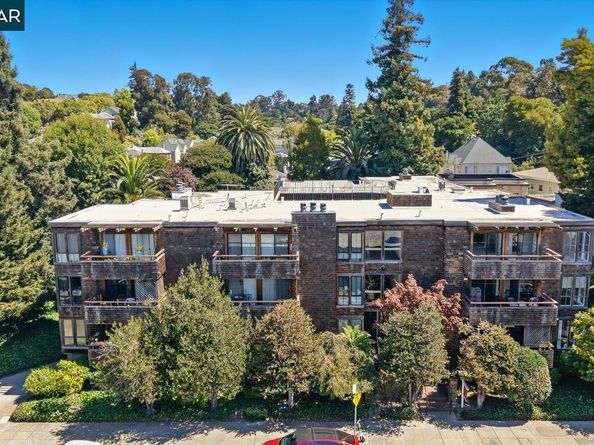742 Wesley Way 2D, Oakland CA 94610