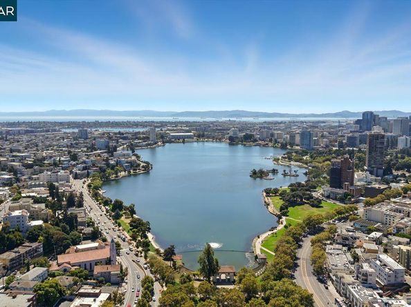742 Wesley Way 2D, Oakland CA 94610
