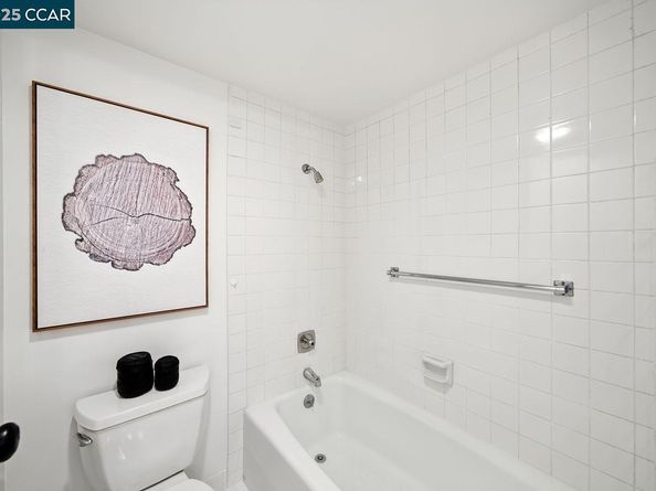 742 Wesley Way 2D, Oakland CA 94610