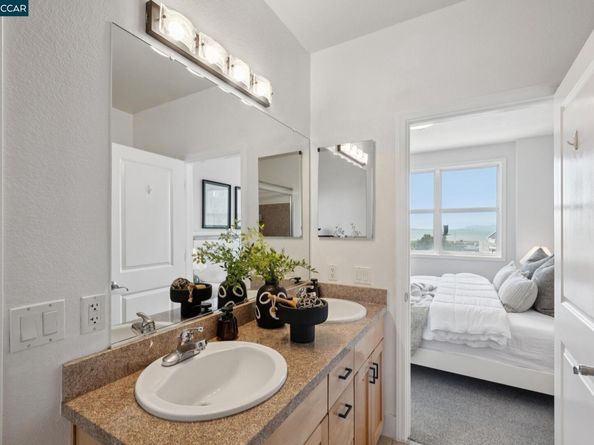 1535 Brunswig Ln, Emeryville CA 94608