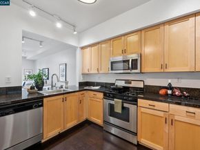 1535 Brunswig Ln, Emeryville CA 94608