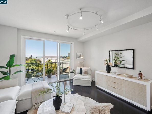 1535 Brunswig Ln, Emeryville CA 94608