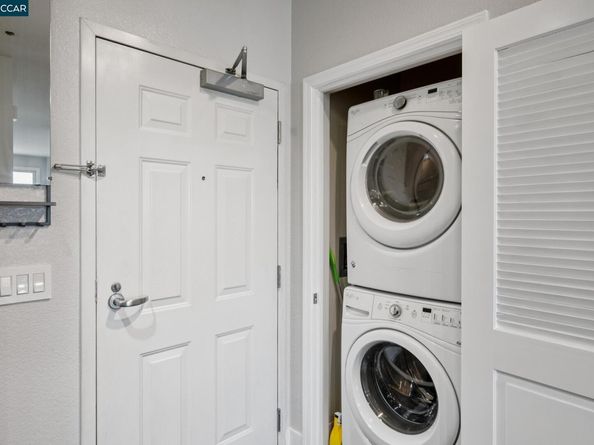 1535 Brunswig Ln, Emeryville CA 94608