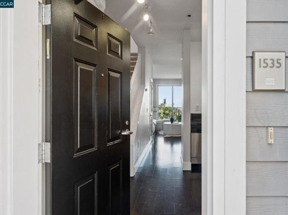 1535 Brunswig Ln, Emeryville CA 94608