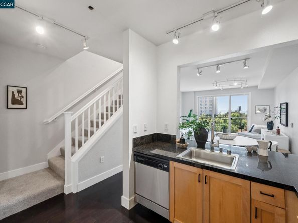 1535 Brunswig Ln, Emeryville CA 94608