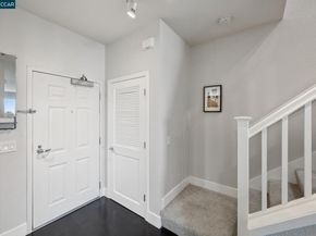 1535 Brunswig Ln, Emeryville CA 94608