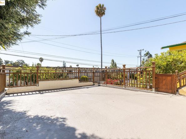 2005 36th Avenue, Oakland CA 94601