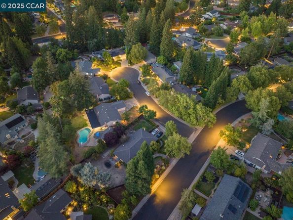 209 Farm Hill Ct, Danville CA 94526