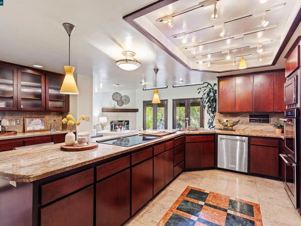 39 Mira Loma Rd, Orinda CA 94563