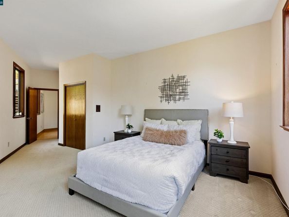 39 Mira Loma Rd, Orinda CA 94563