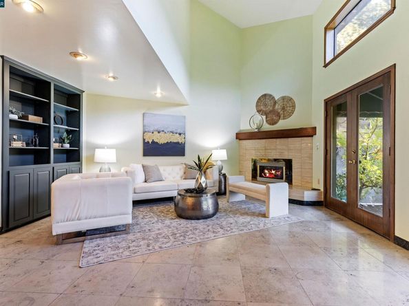 39 Mira Loma Rd, Orinda CA 94563