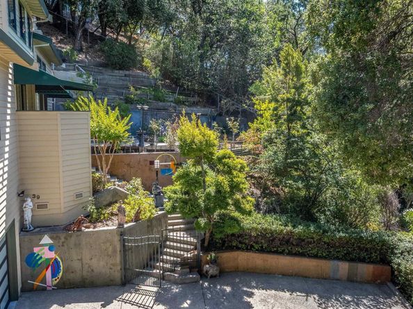39 Mira Loma Rd, Orinda CA 94563