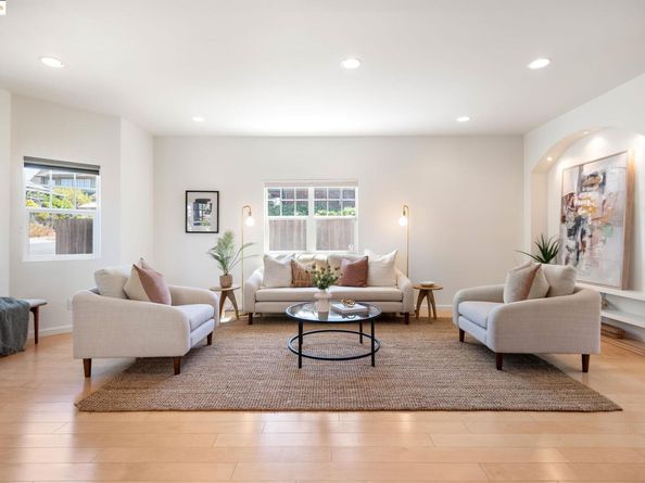 2221 E 31St St, Oakland CA 94602