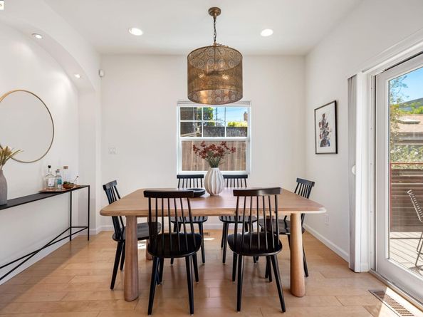 2221 E 31St St, Oakland CA 94602