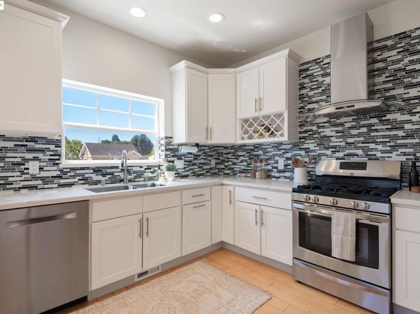 2221 E 31St St, Oakland CA 94602