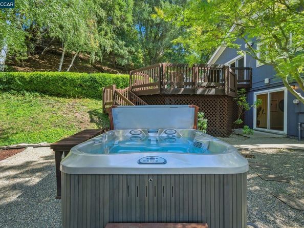 14 Lucille Way, Orinda CA 94563