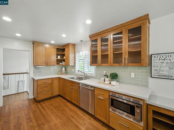 14 Lucille Way, Orinda CA 94563