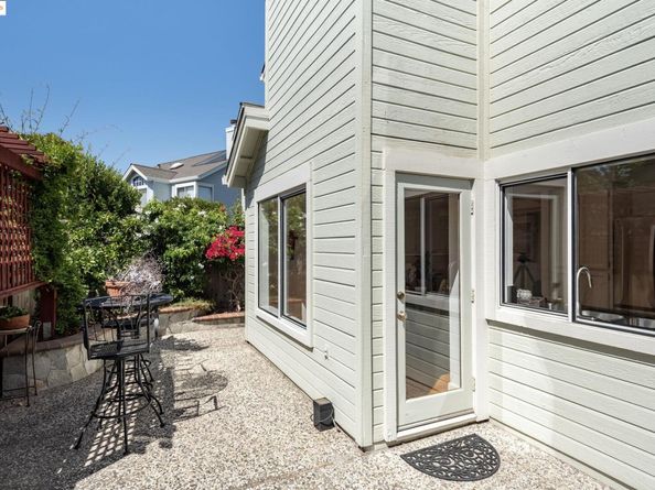 56 Bannister Way, Alameda CA 94502