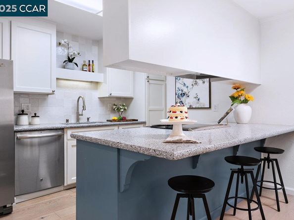 1932 Ptarmigan Dr 3, Walnut Creek CA 94595