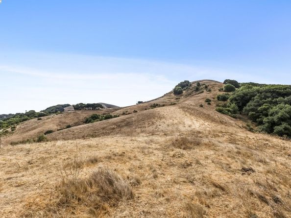 9635 Dublin Canyon Rd, Castro Valley CA 94552
